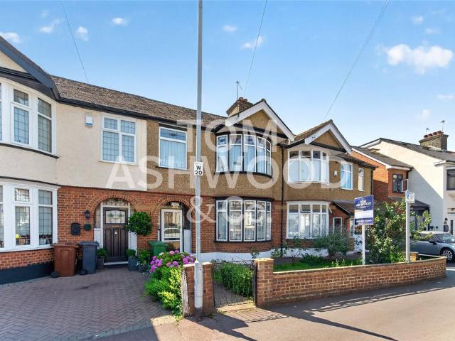3 bedroom terraced house for sale