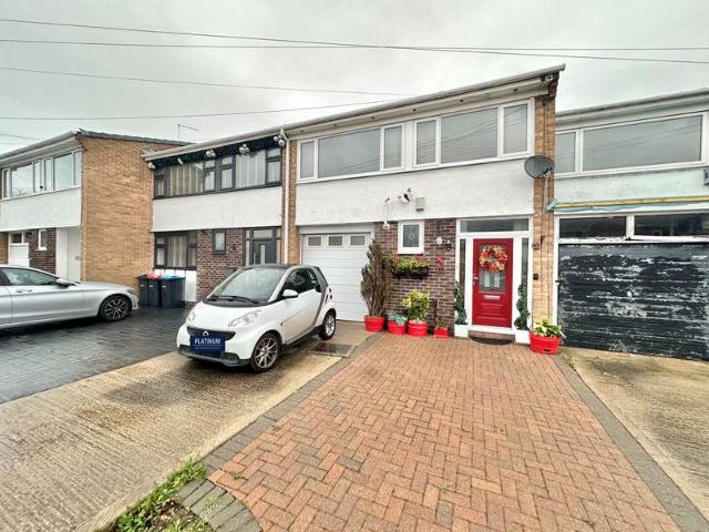 3 bedroom terraced house for sale