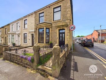 3 bedroom terraced house for sale
