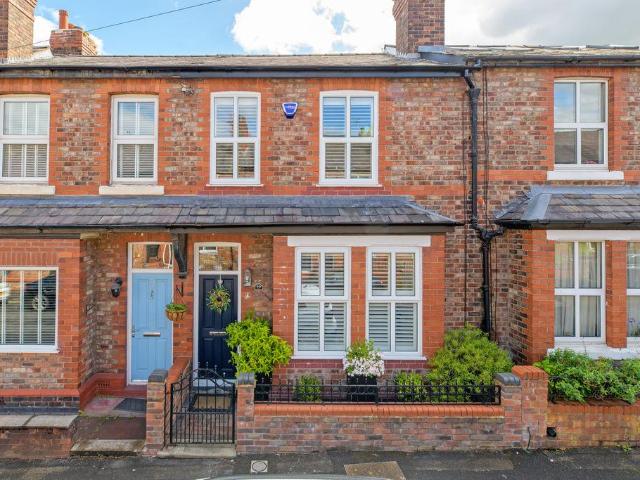 3 bedroom terraced house for sale
