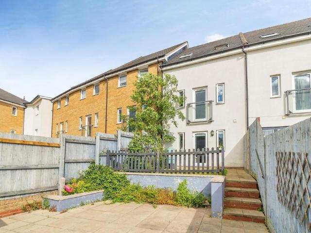 3 bedroom terraced house for sale