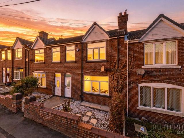 3 bedroom terraced house for sale