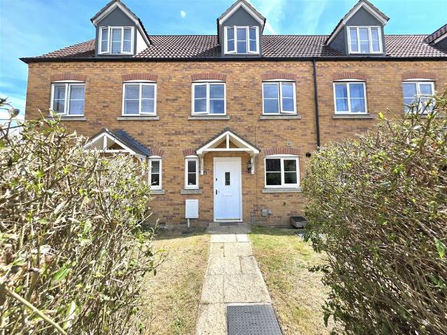 3 bedroom terraced house for sale