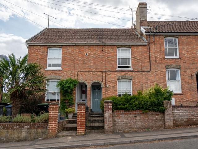 3 bedroom terraced house for sale
