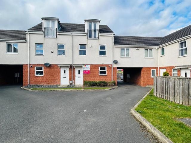 3 bedroom terraced house for sale