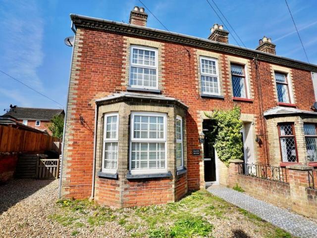 3 bedroom terraced house for sale