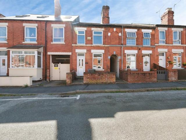 3 bedroom terraced house for sale