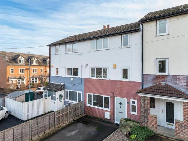 3 bedroom terraced house for sale
