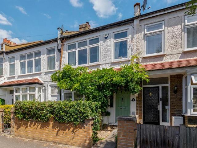 3 bedroom terraced house for sale