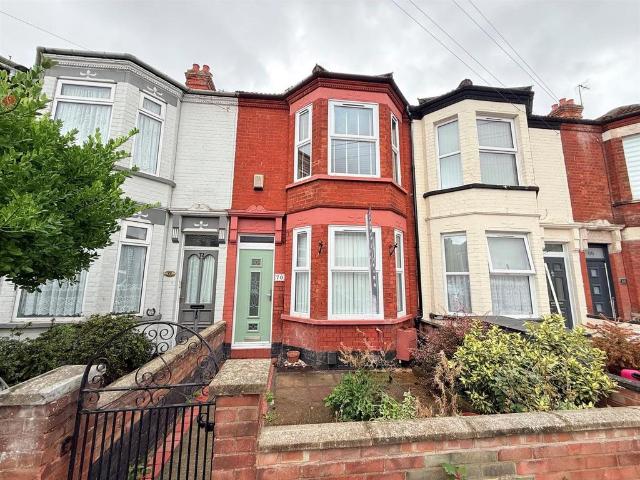 3 bedroom terraced house for sale