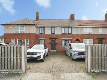 3 bedroom terraced house for sale