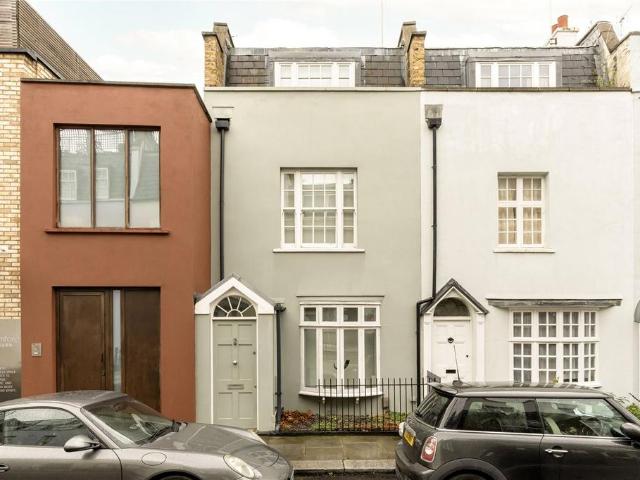 3 bedroom terraced house for sale