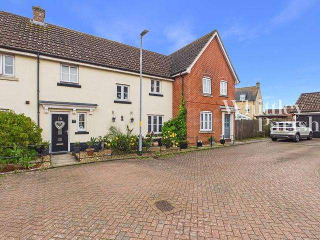 3 bedroom terraced house for sale