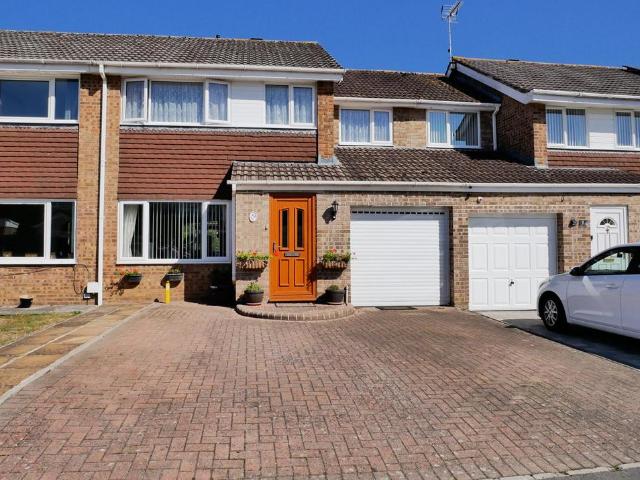 3 bedroom terraced house for sale