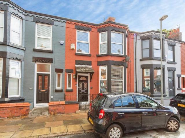 3 bedroom terraced house for sale