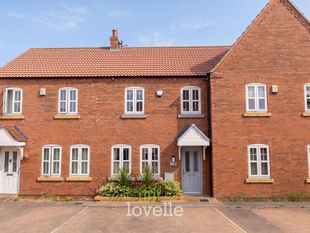 3 bedroom terraced house for sale