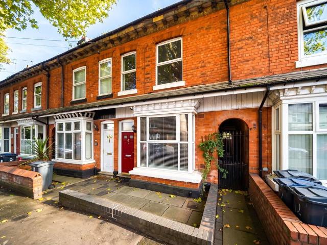 3 bedroom terraced house for sale