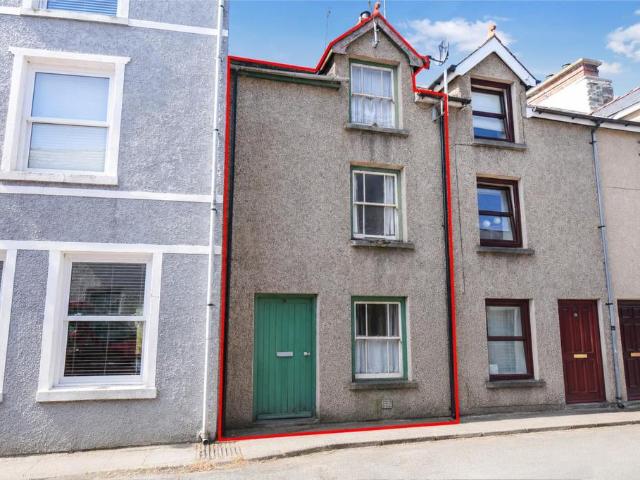 3 bedroom terraced house for sale