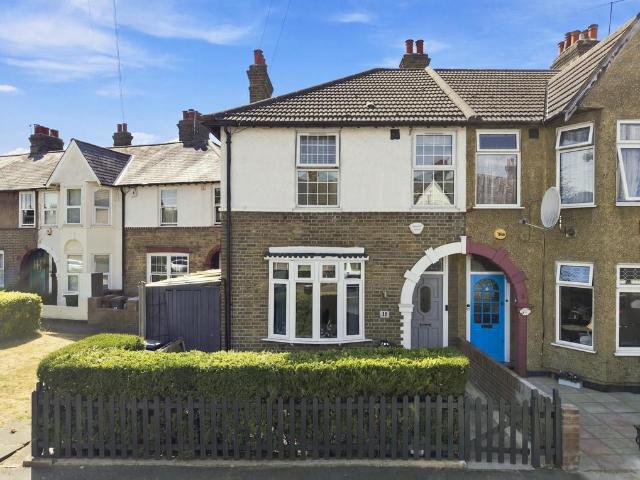 3 bedroom end of terrace house for sale