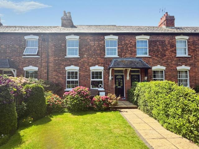 3 bedroom terraced house for sale