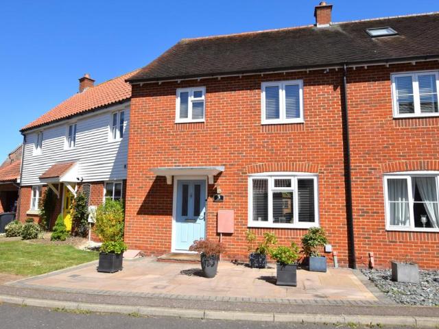3 bedroom terraced house for sale