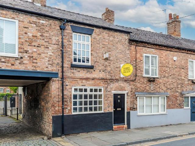 3 bedroom terraced house for sale