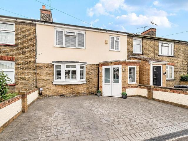3 bedroom terraced house for sale