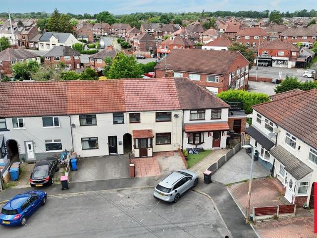 3 bedroom terraced house for sale