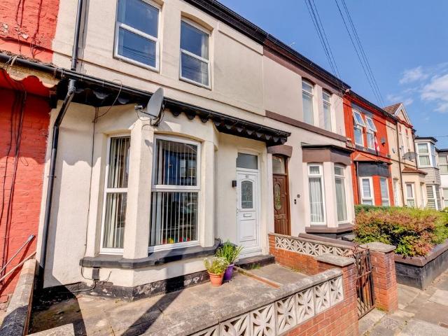 3 bedroom terraced house for sale