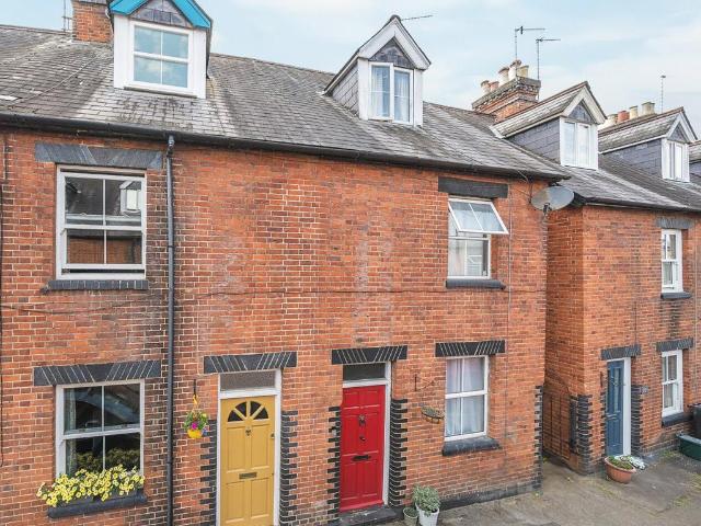 3 bedroom terraced house for sale
