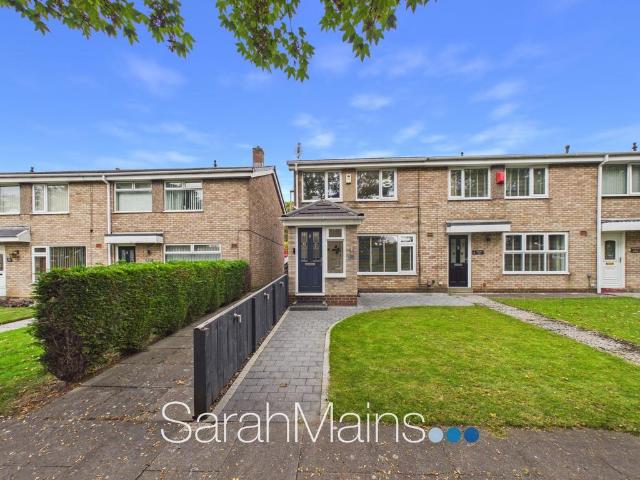 3 bedroom terraced house for sale