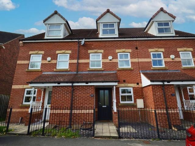 3 bedroom terraced house for sale
