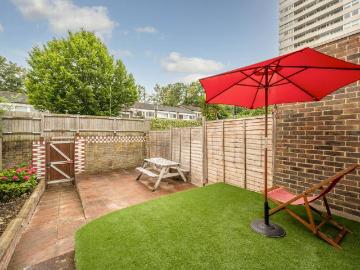 Southfields, SW18, Battersea Reach, London, Greater London