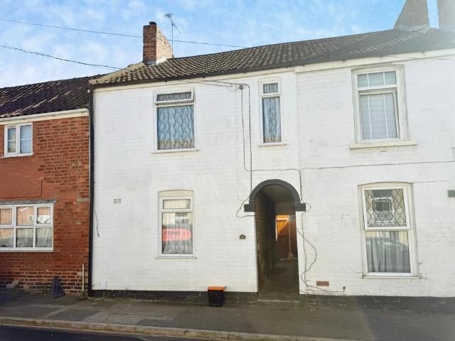 3 bedroom terraced house for sale