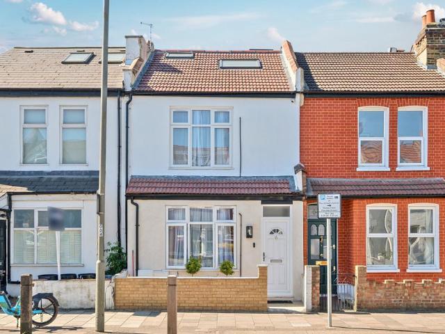 4 bedroom terraced house for sale