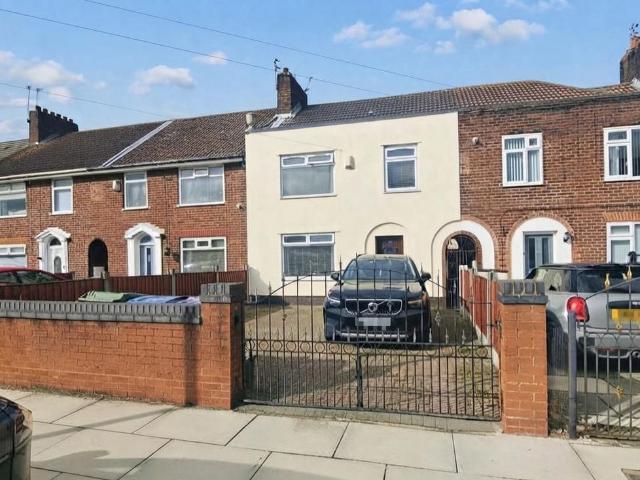 3 bedroom terraced house for sale