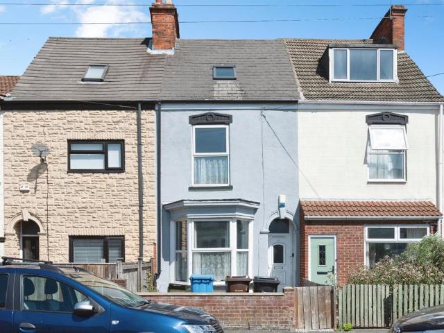 3 bedroom terraced house for sale