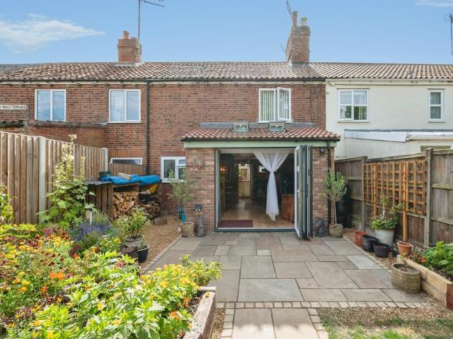 3 bedroom terraced house for sale