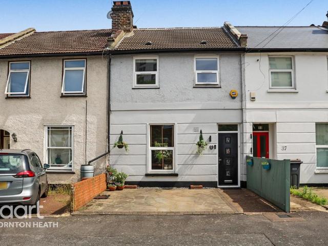 3 bedroom terraced house for sale