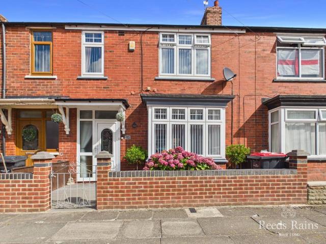 3 bedroom terraced house for sale