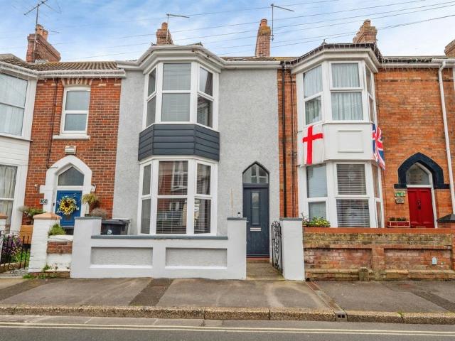 3 bedroom terraced house for sale