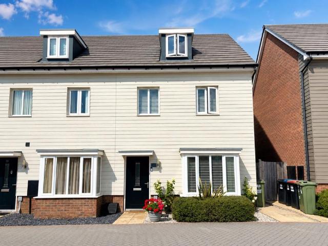 3 bedroom terraced house for sale