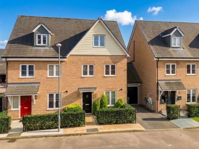 3 bedroom terraced house for sale
