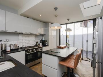 Merton Park, London, Greater London - Garden