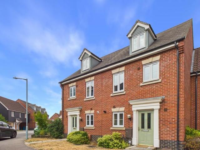 3 bedroom terraced house for sale