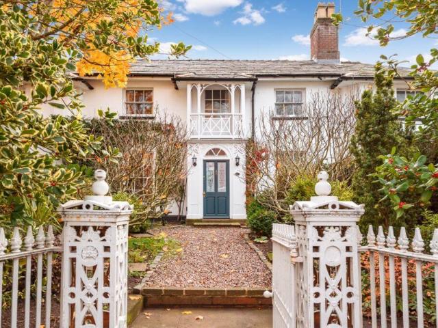 3 bedroom terraced house for sale