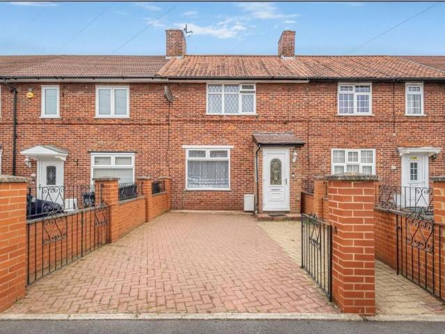 3 bedroom terraced house for sale