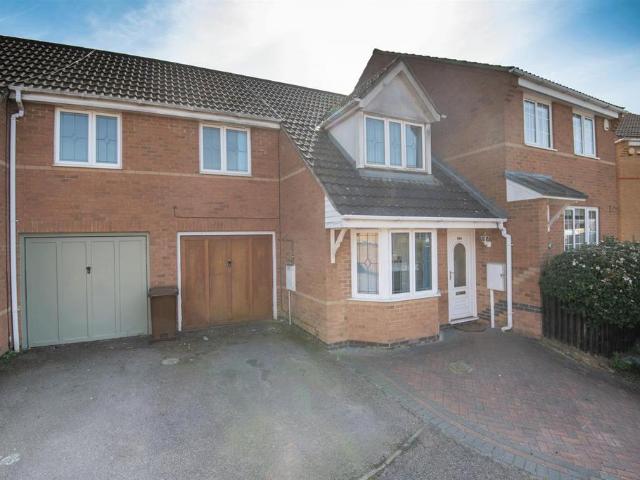 3 bedroom terraced house for sale