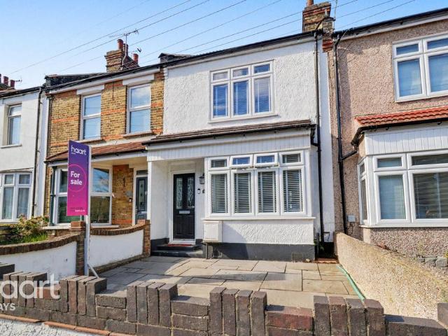 3 bedroom terraced house for sale