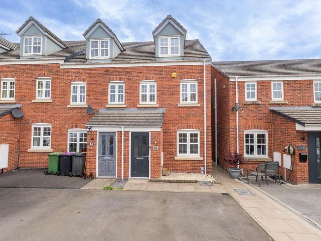 3 bedroom terraced house for sale